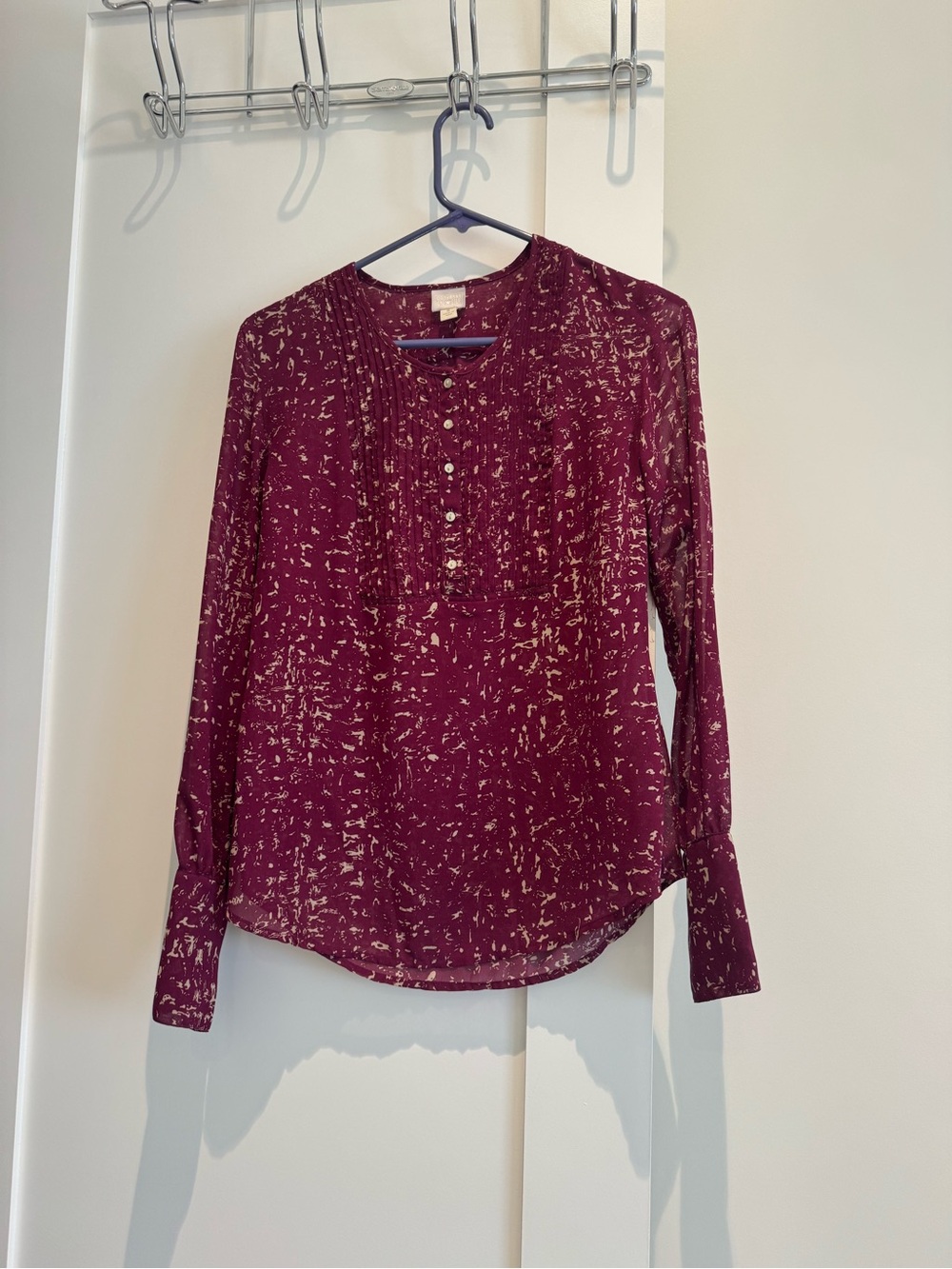 Women’s Converse one star sheer Long-Sleeve Pintuck Blouse in Burgundy size S